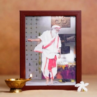 Sadhguru photography – 6x8 inch format (approx. 15x20 cm)